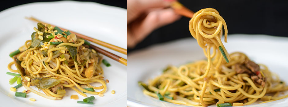 Stir-fried Chinese Noodles with Bean Sprouts